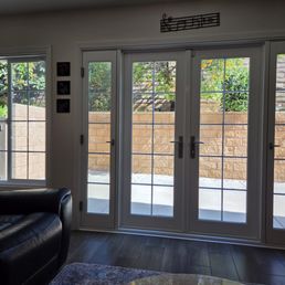 Newest family door and window which finishes the complete installation. Newest family door and window which finishes the complete installation.