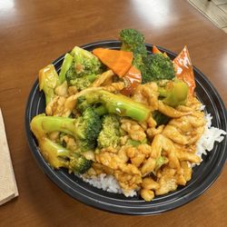 China Wok - 14. Chicken with Broccoli Combo Platter