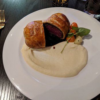 Gordon Ramsay Hell's Kitchen - Beef Wellington - Steakhouses Near Me - Stateline, Nevada