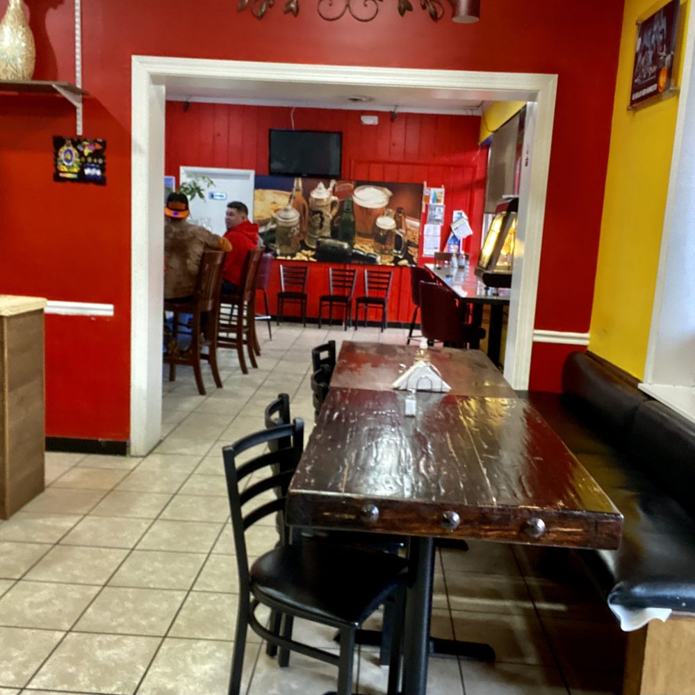 El Ciruelo Restaurant - the dining area - Honduran Near Me - Charlottesville, Virginia El Ciruelo Restaurant - the dining area - Honduran Near Me - Charlottesville, Virginia