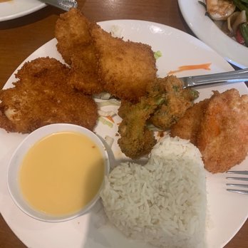 Rose Garden - Lemon Chicken (Citrus) - Thai Near Me - Vacaville, California