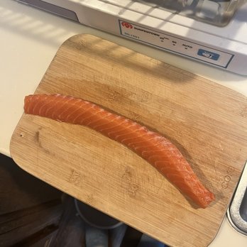Tokyo Fish Market - Bones in the salmon sashimi - Seafood Markets Near Me - Berkeley, California
