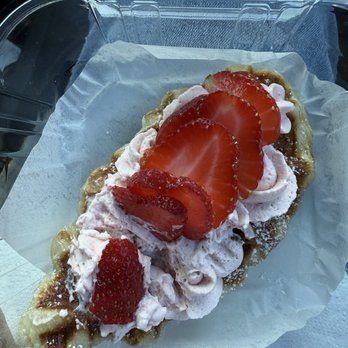 Sweet Nara - Strawberry Croffle was delicious - Coffee & Tea Near Me - Fullerton, California