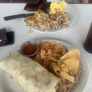 Shirley's Kitchen - Diners Near Me - La Mesa, California