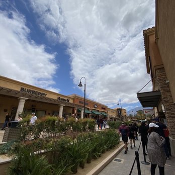 Desert Hills Premium Outlets - Stores - Shopping Centers Near Me - Cabazon, California