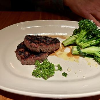 Houston's Restaurant - The filet was delicious - New American Near Me - Scottsdale, Arizona