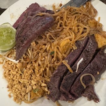 Top Thai - Pad Thai w skirt steak - Thai Near Me - New York, New York Top Thai - Pad Thai w skirt steak - Thai Near Me - New York, New York