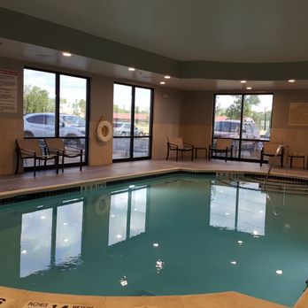 Hampton Inn Buffalo-Hamburg - Pool at Hampton Inn Hamburg - Hotels Near Me - Hamburg, New York