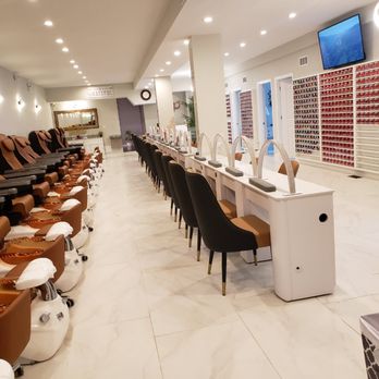 Ipop Central - Nail Salons Near Me - Chicago, Illinois