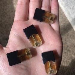 Smokedale Tobacco - Juice in pods is really dark, not filled up all the way.