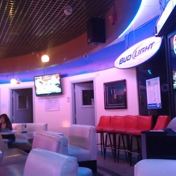 Blue Ribbon Bar & Grill - Karaoke Near Me - Honolulu, Hawaii