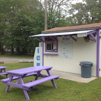 Sno Shack Shaved Ice - purple picnic tables and a blue trash can - Desserts Near Me - Shannon Hills, Arkansas Sno Shack Shaved Ice - purple picnic tables and a blue trash can - Desserts Near Me - Shannon Hills, Arkansas