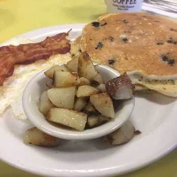 Moody's Diner - Breakfast special with home fries. - Diners Near Me - Waldoboro, Maine Moody's Diner - Breakfast special with home fries. - Diners Near Me - Waldoboro, Maine
