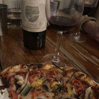 LoLo's Boss Pizza - Pizza Near Me - Troutdale, Oregon LoLo's Boss Pizza - Pizza Near Me - Troutdale, Oregon