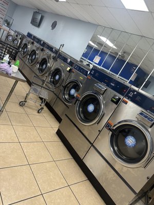 ROUND ROCK LAUNDROMAT & COIN LAUNDRY - Updated August 2024 - 21 Photos