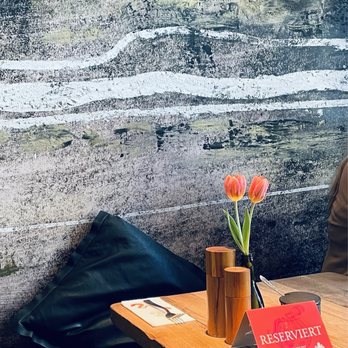 Frank - Wine Bars Near Me - Munich, BY