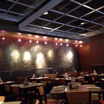 Arni's - Before the dinner rush radical wall design - Pizza Near Me - Indianapolis, Indiana