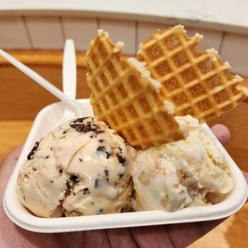 Jeni’s Splendid Ice Creams - Ice Cream & Frozen Yogurt Near Me - Oak Brook, Illinois