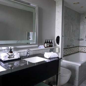 Waldorf Astoria Edinburgh - The Caledonian  - Bathroom of Twin Premier Room. - Hotels Near Me - Edinburgh, EDH