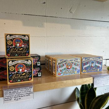 La Bodega - Grocery shelf - Chicken Shop Near Me - Dallas, Texas