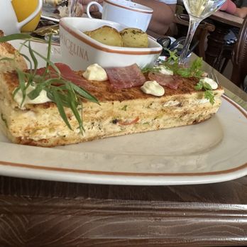 Angelina - So attractive, that sandwich. - Coffee & Tea Near Me - Versailles, 78