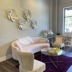 Lavish beauty bar