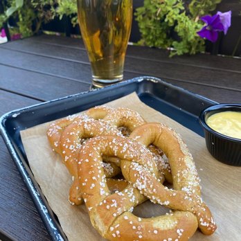 Wood n Tap - Softies - American Near Me - Hartford, Connecticut Wood n Tap - Softies - American Near Me - Hartford, Connecticut