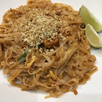 Windsor Asian Bistro - Pad Thai with tofu $9.50 with great portions - Chinese Near Me - Windsor, Connecticut