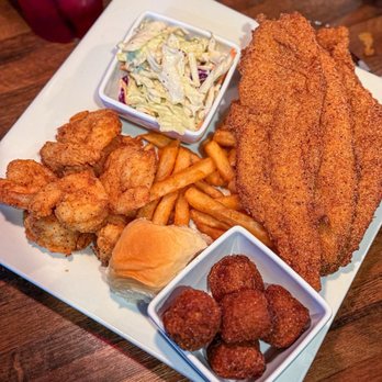 Seafood Shack - Catfish & Shrimp Combo Platter - Seafood Near Me - Marion, Arkansas