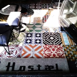 Hostel Staying Barefoot - El piso de diseño que te da la bienvenida...
