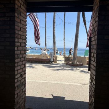 El Galleon - The view inside the front entrance also the patio setting - American Near Me - Avalon, California