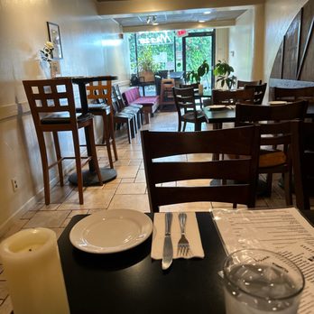 Mezzo Bistro & Bar - Italian Near Me - Honolulu, Hawaii Mezzo Bistro & Bar - Italian Near Me - Honolulu, Hawaii