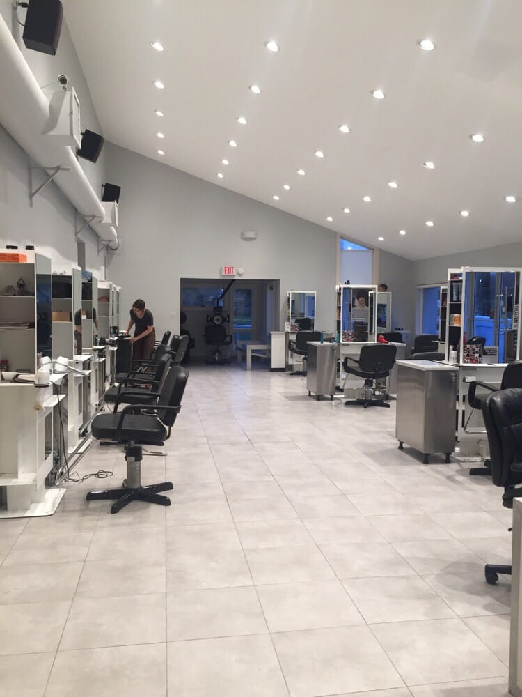 Hugo Salon