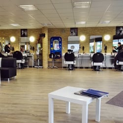 Friseur- Salon Milan - Innenansicht (Teil)