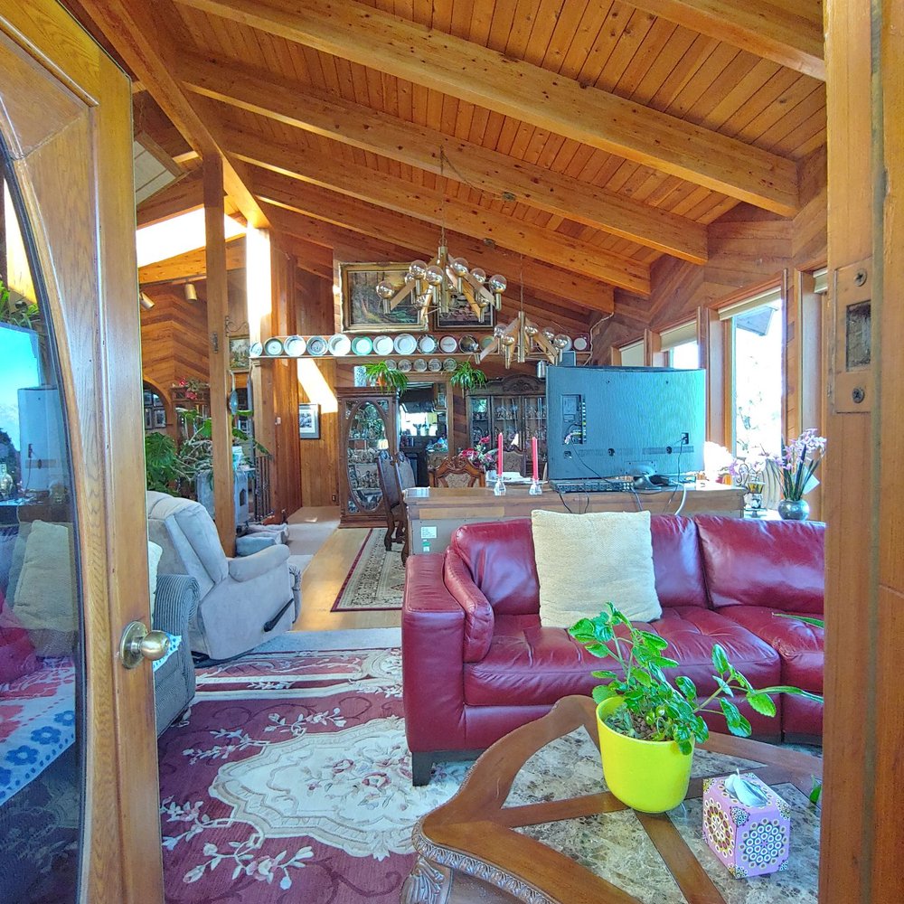 Where Eagles Fly Bed & Breakfast - Upstairs living room - Bed & Breakfast Near Me - Zephyr Cove, Nevada