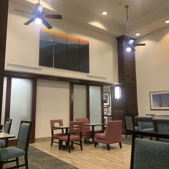 Hampton Inn & Suites Jackson - Lounge/breakfast area - Hotels Near Me - Jackson, Tennessee