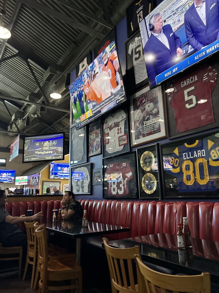 Dog House Grill