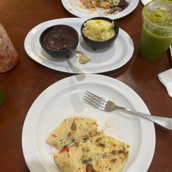 La Esperanza Restaurant - Vegetarian and Revuelta pupusas with rice and beans - Bakeries Near Me - Long Beach, California