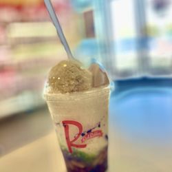Red Ribbon Bakeshop - Halo Halo one of my favorite Filipino dessert