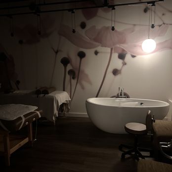 Sanctuary Salonspa - Spa room - Day Spas Near Me - Tonka Bay, Minnesota Sanctuary Salonspa - Spa room - Day Spas Near Me - Tonka Bay, Minnesota