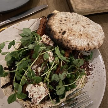 Avec River North - Veggie hummus - Mediterranean Near Me - Chicago, Illinois