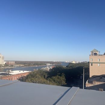 Pendant Terrace & Bar - River view - Bars Near Me - Savannah, Georgia