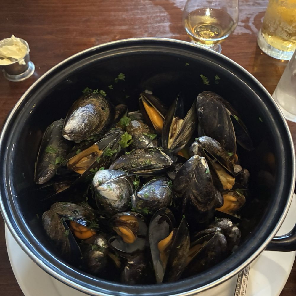Dornie Hotel - Mussels - Hotels Near Me - Dornie, HLD