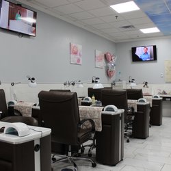 HeavenLee Nail & Spa - We have plenty of tables for manicures, fill-ins, powder dip, to name some of our many services, equipped with the best nail care!!
