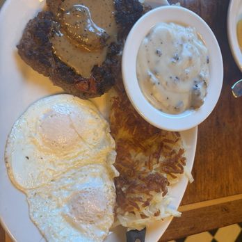 Frank's Diner - My elk-chopped steak and hash browns - Diners Near Me - Spokane, Washington