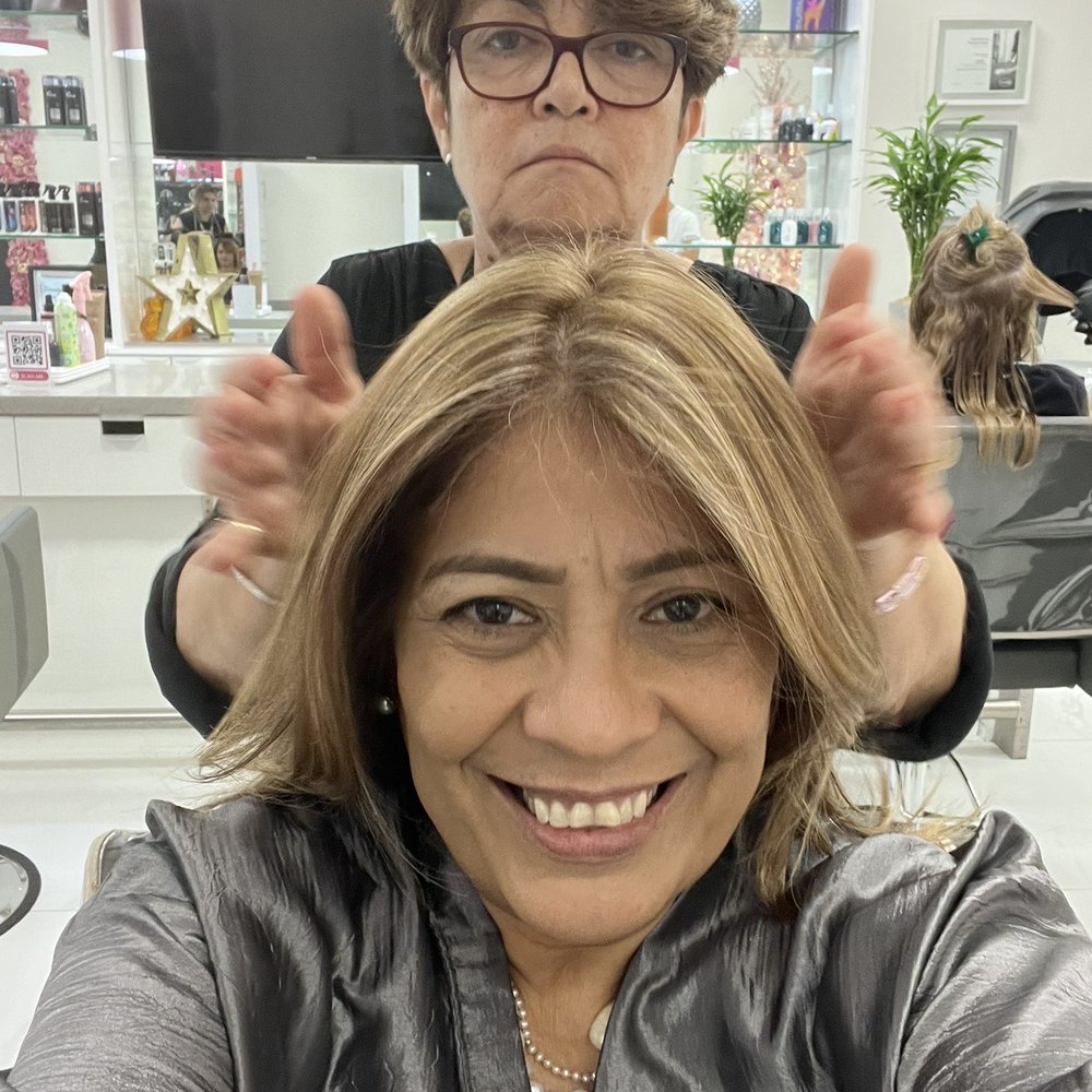 U Beauty Bar - I'm so happy with the way my hair looks!!! Luz is who always takes care of roots and highlights!!! Thank you - Hair Salons Near Me - Miami, Florida U Beauty Bar - I'm so happy with the way my hair looks!!! Luz is who always takes care of roots and highlights!!! Thank you - Hair Salons Near Me - Miami, Florida
