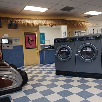 Blue Lagoon Laundry - Soap machine and card machine (load card with money to operate washers and dryers), & service counter (they can do your laundry for you). - Laundry Services Near Me - Everett, Washington Blue Lagoon Laundry - Soap machine and card machine (load card with money to operate washers and dryers), & service counter (they can do your laundry for you). - Laundry Services Near Me - Everett, Washington