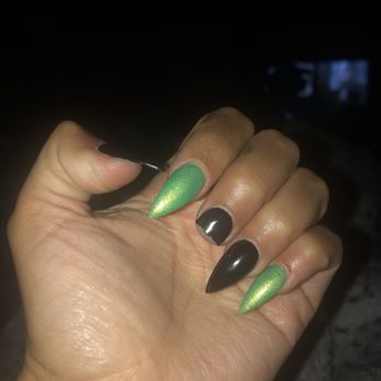 Bamboo Nails Spa - less than 24 hrs of having this set and my nail breaks from folding a blanket. A BLANKET!!!!! - Waxing Near Me - North Hills, California