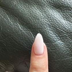 Magic Nails - Misshapen pinky nail
