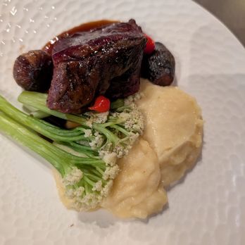 Ale & Compass Restaurant - Short ribs - American Near Me - Orlando, Florida Ale & Compass Restaurant - Short ribs - American Near Me - Orlando, Florida
